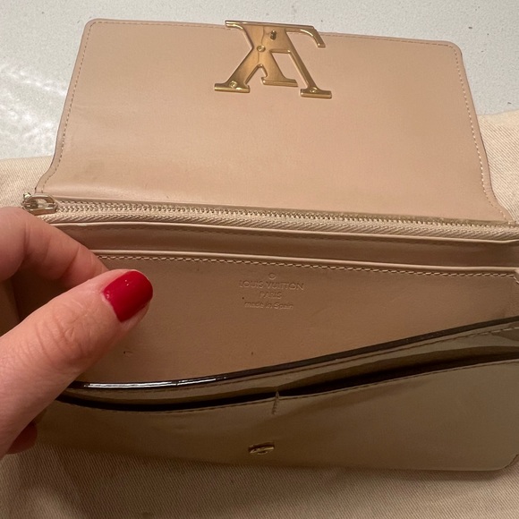 LV Vernis Wallet - Picture 9 of 13